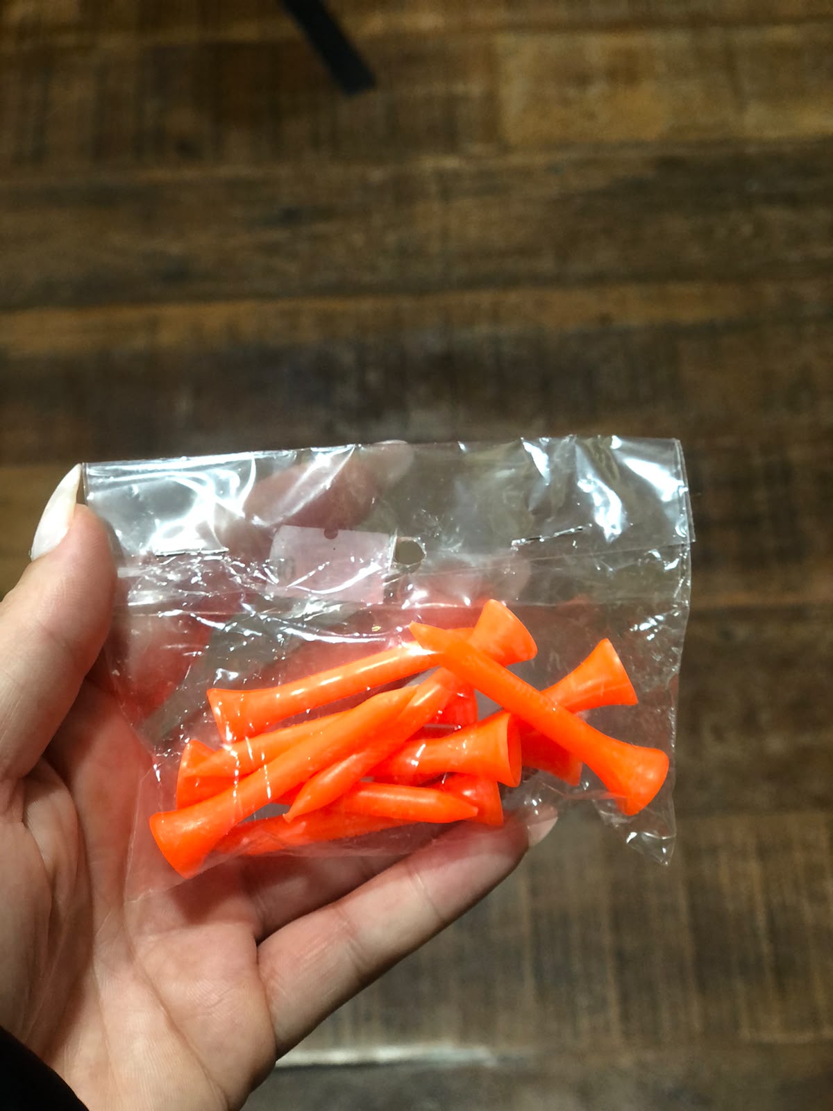 Tee plástico laranja